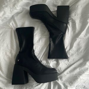 Platform boots